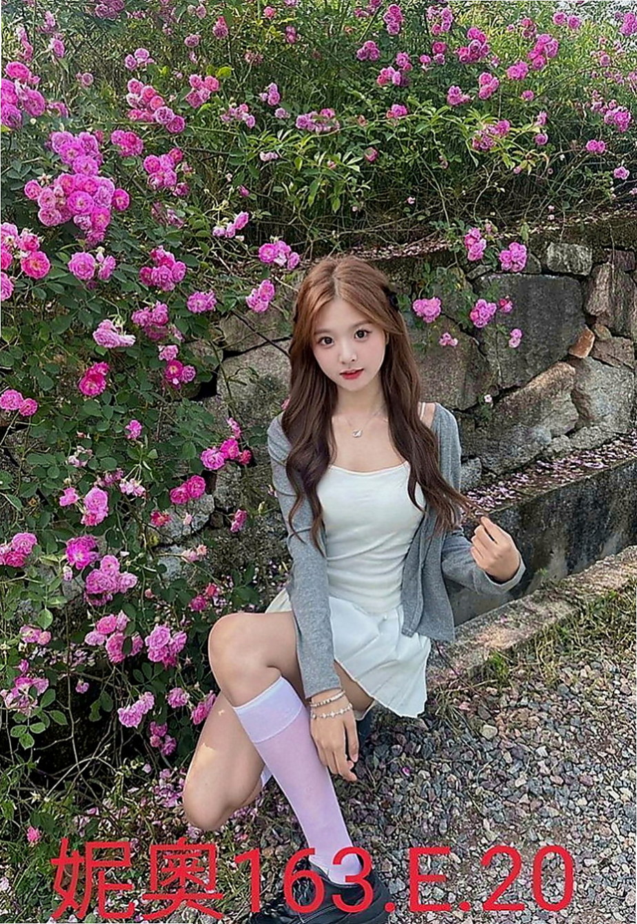 內門按摩外送：友春 |跆拳道館女學員|169cm|55kg|D罩杯|19歲|粉嫩的小穴跟奶頭 摸一下就濕的不行了   小嘴巴會幫哥哥口交 吹舔吸的功力不錯